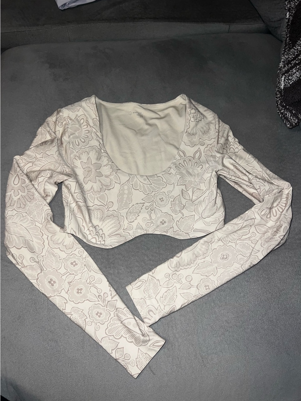 Aerie Floral Scoop Neck Long Sleeve Crop Top - Cream